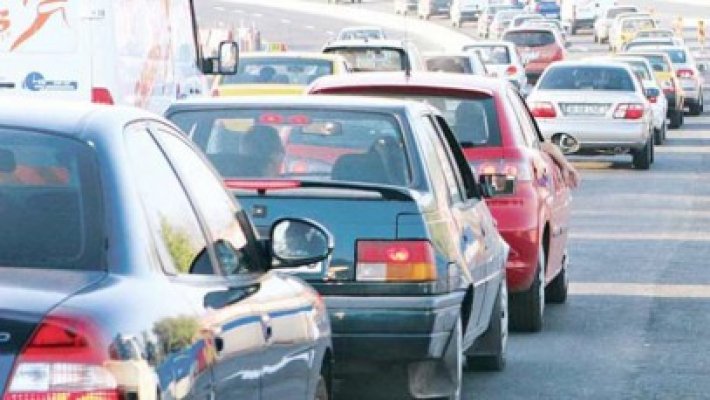 Accident rutier în lanţ pe bulevardul 1 Decembrie